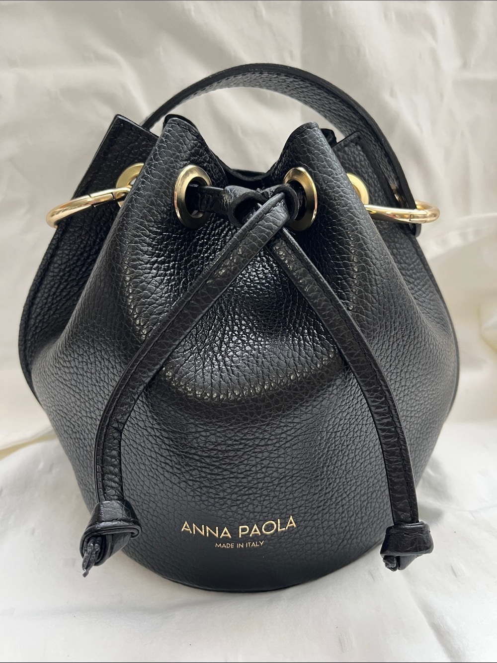 ANNA PAOLA LEATHER CONVERTIBLE CROSSBODY. Black. VGC. SMALL.
